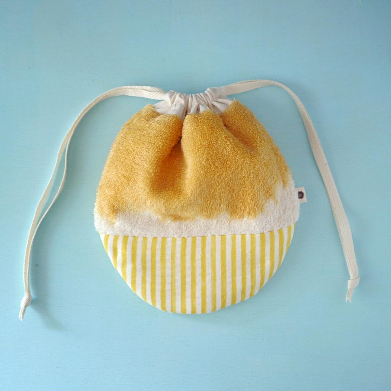マンゴーのふわふわかき氷タオル巾着ポーチ【たまねぎの皮染め】（オーガニックコットン100％使用）