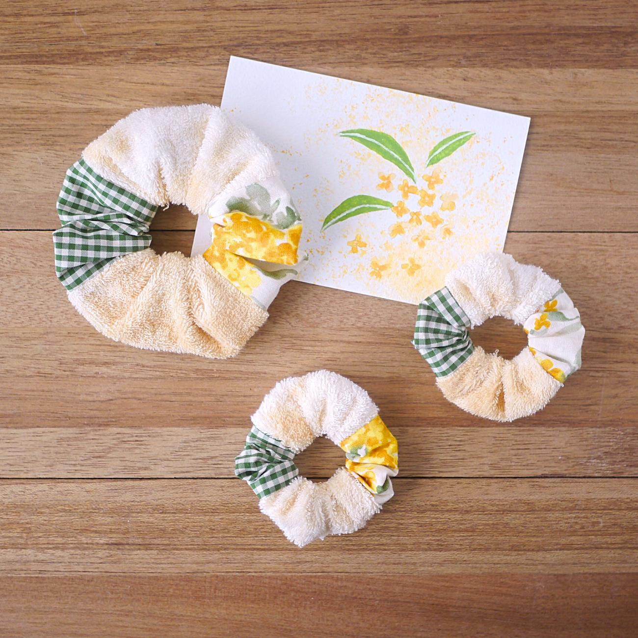 ふんわりタオルとキンモクセイ柄の秋色パッチワークシュシュ【たまねぎの皮のムラ染め】